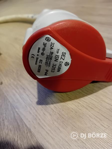 Ipari csatlakozók szerelve (beszámítás is)
