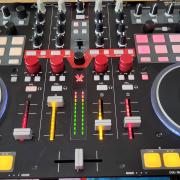 Vestax VCI-400 DJ MIDI kontroller/keverő