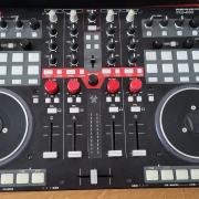 Vestax VCI-400 DJ MIDI kontroller/keverő