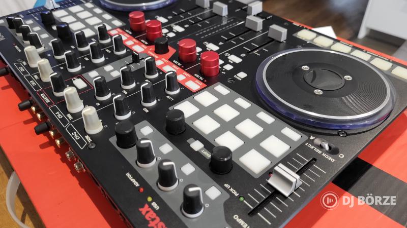 Vestax VCI-400 DJ MIDI kontroller/keverő