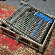 Yamaha MG 16 xu keverő Rack-kel