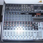 Behringer Xenyx QX1832USB + gyári Thomann rack