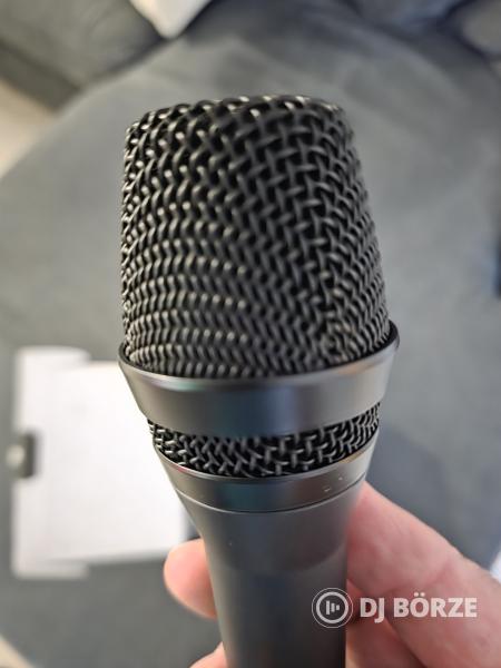 Akg d7