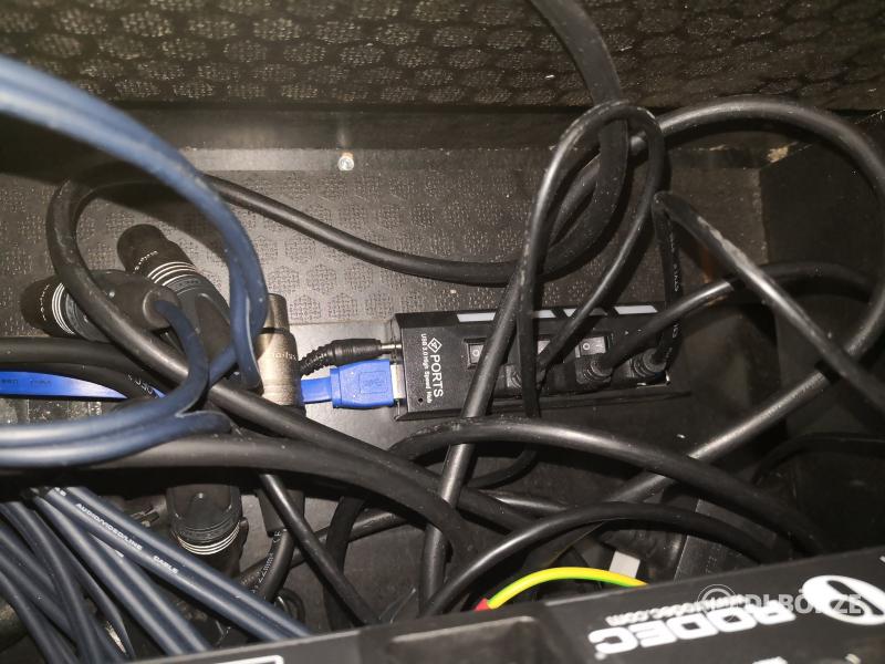 Rodec keverőpult rackben