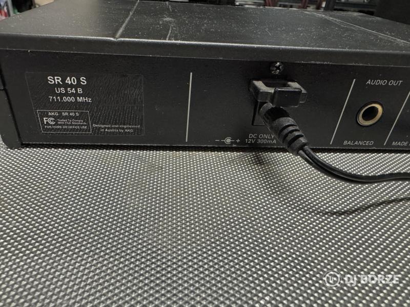 AKG vezeték nélküli mikrofon SR40 vevő + HT40 PRO kéziadó