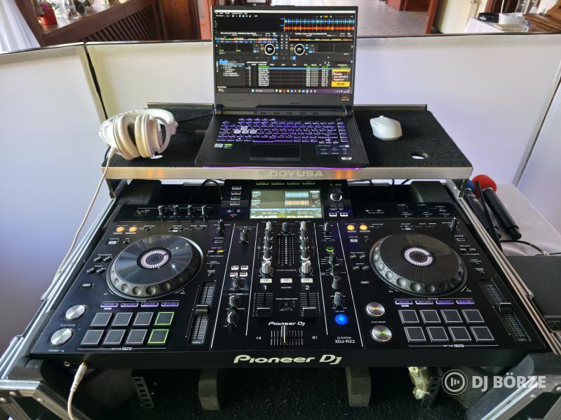 Pioneer XDJ-RX2 + ODYUSA rack