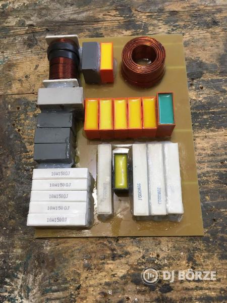 Új Topláda (2x15"+1,4") 1100/2200W 4 Ohm