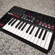 Akai MPK 225 Midi kontroller