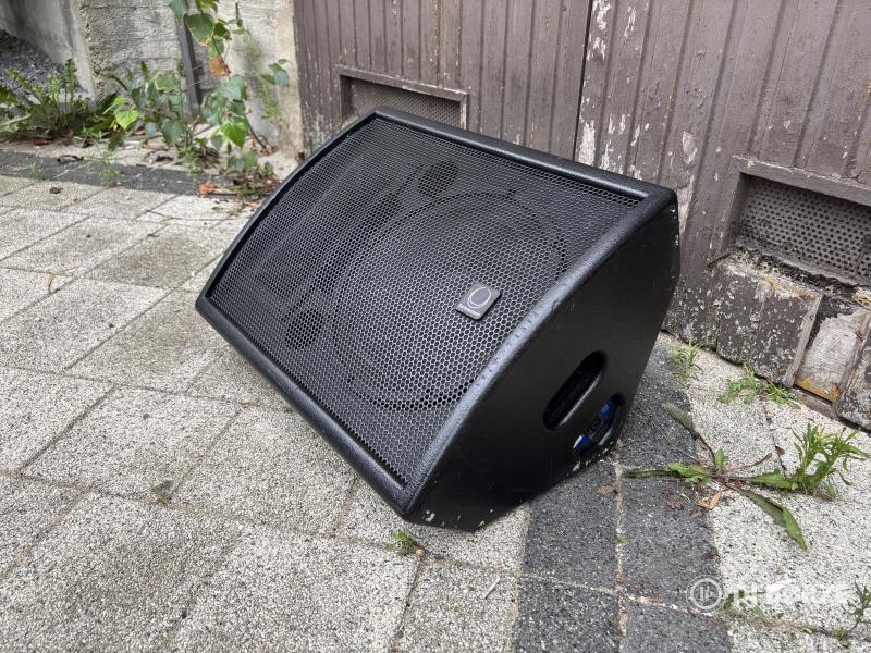 Turbosound TXD-12M passzív hangfal