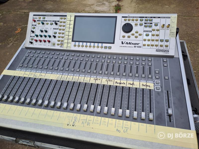 Roland M400 Vmixer rackben+ 2digitbox+ cat 5 kábel