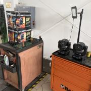 Eladó 2db Showtec Phanton 50 led spot és 2db Fénytechnikashop-os Bee eye laser robotlámpák