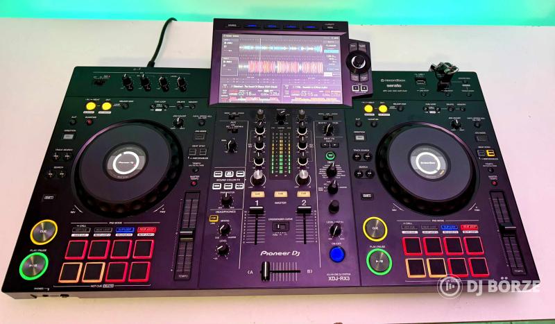 Pioneer XDJ RX3 + táska