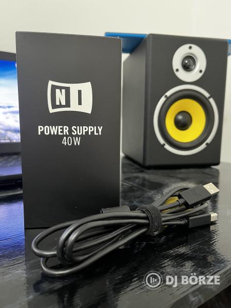 Native Instruments Traktor Kontrol S2 MK3  Kezdő Dj szett.
