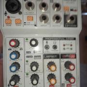 Keverőpult hangkártya mikrofon bemenet ,effekt és hangszínszabályzóval