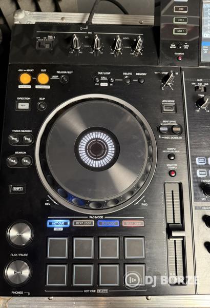 Pioneer XDJ-RX2, UDG Rack, Decksaver