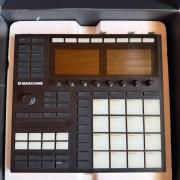 MK3 Maschine Studio midi kontroller