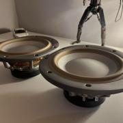 Bowers & Wilkins alumínium mélysugárzók