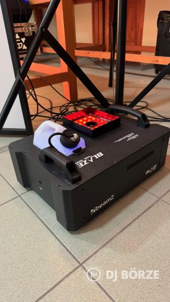 2db BeamZ Blaze1800 függőleges füstgép+rackláda