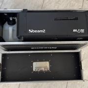 2db BeamZ Blaze1800 függőleges füstgép+rackláda