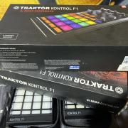 Traktor F1 Kontroller, Native Instruments, 2 db
