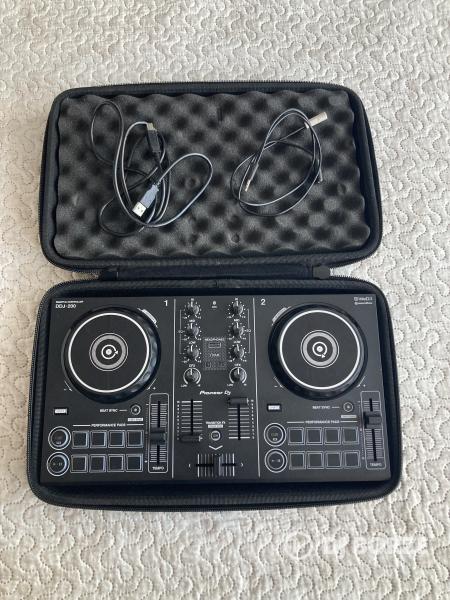 Pioneer DDJ-200 + táska