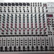 Behringer UB2222fx pro