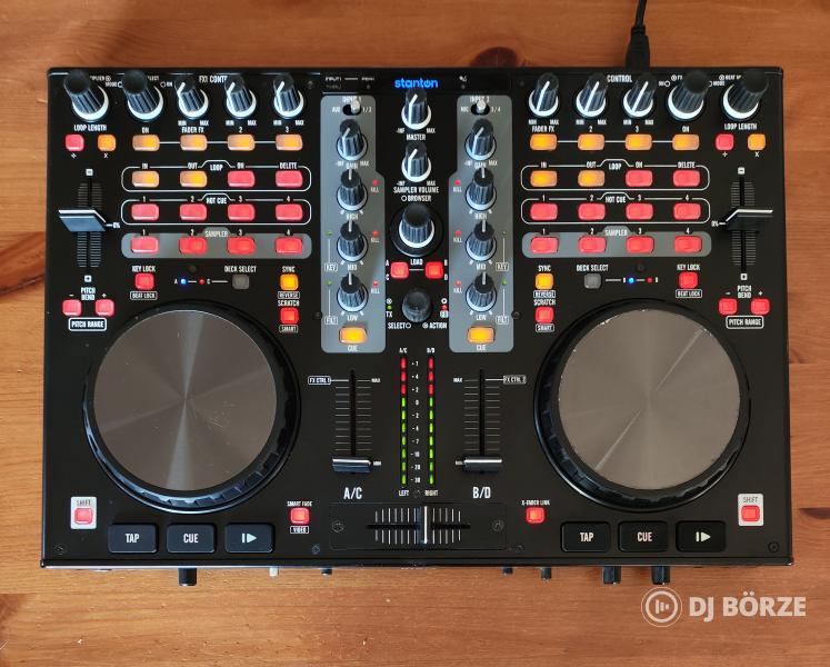STANTON DJC.4 DJ kontroller.