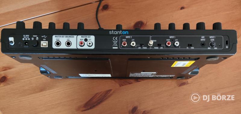 STANTON DJC.4 DJ kontroller.