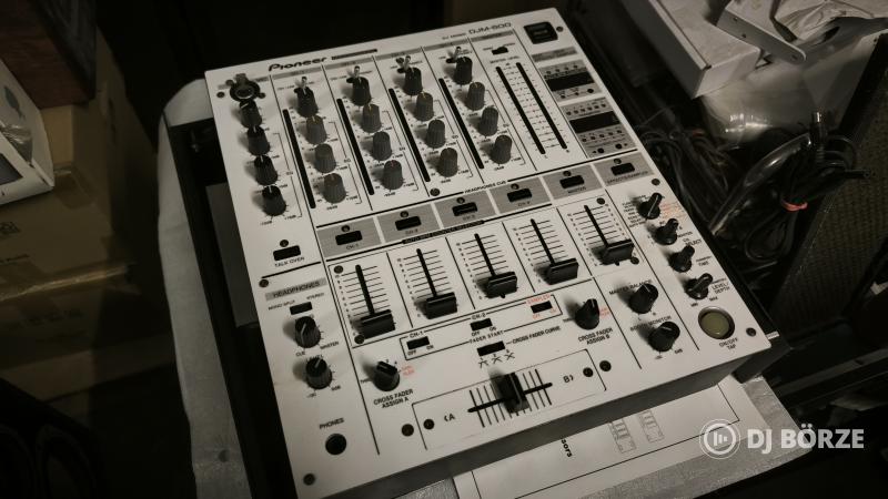 Pioneer DJM 600-as keverő fehér előlappal eladó !
