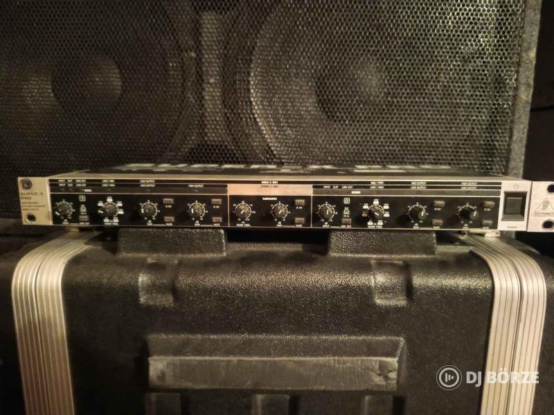 Behringer CX2310 Crossover