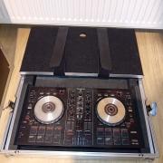 PioneerDDJ SB2 + Laptop tartós sínes hord táska, újszerű állapot (beszámítás is)