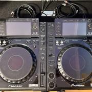 2 X Pioneer CDJ-2000 + 1 X Pioneer DJM-2000 + Rack