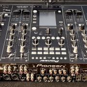 2 X Pioneer CDJ-2000 + 1 X Pioneer DJM-2000 + Rack