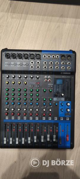 Yamaha MG12XU professzionális analóg keverőpult