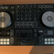 Native Instruments Traktor Kontrol S4 MK3, 4 csatornás DJ kontroller