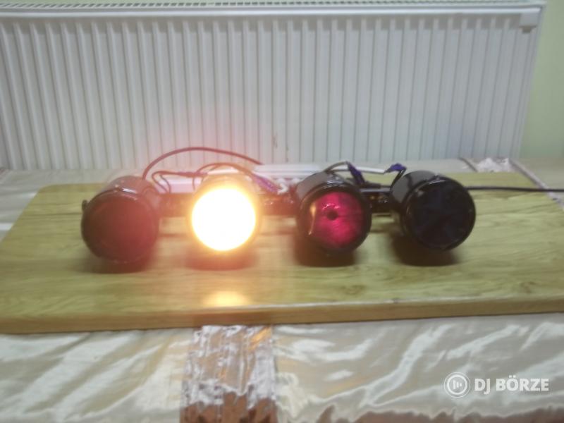 Egyedi 4-es futófény