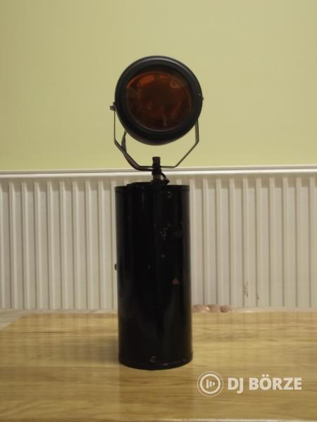 Egyedi készítésű pásztázó lámpa