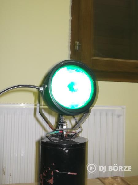 Egyedi készítésű pásztázó lámpa