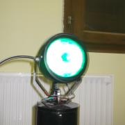 Egyedi készítésű pásztázó lámpa