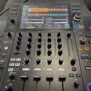 Újszerű Pioneer DJ Opus Quad + Zomo rack, Decksaver