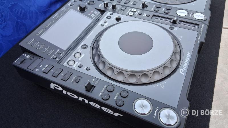 Pioneer CDJ-2000 nexus