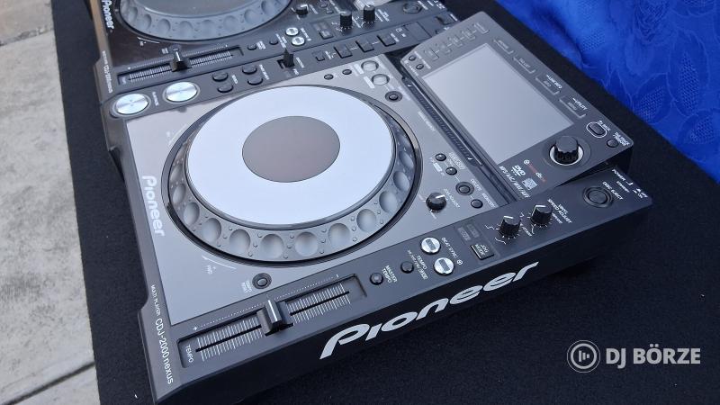 Pioneer CDJ-2000 nexus