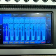 QSC TouchMix 8 Digitális keverőpult