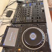 2db CDJ-3000, 1db DJM-A9 szett