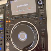 2db CDJ-3000, 1db DJM-A9 szett