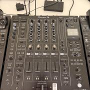 2db CDJ-3000, 1db DJM-A9 szett
