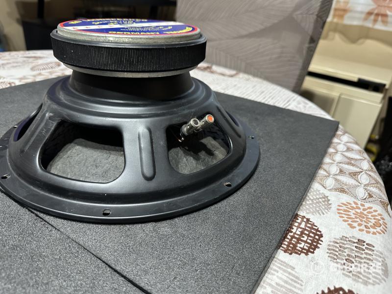 Soundking SK-F1201 12 colos sugárzók eladóak.