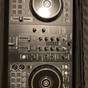 Eladó Pioneer DDJ400 + Traktor X1 + állvány