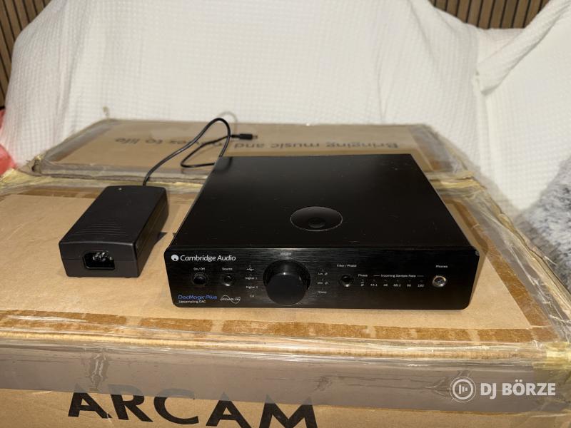 Cambridge Audio DacMagic Plus digitális-analóg átalakító (DAC) és előerősítő.