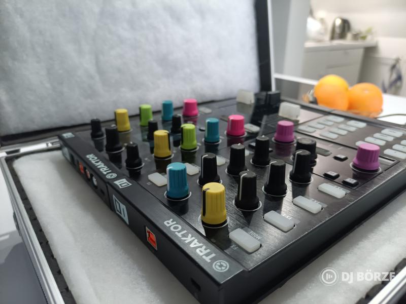 Traktor Kontrol X1 mk2 Z1